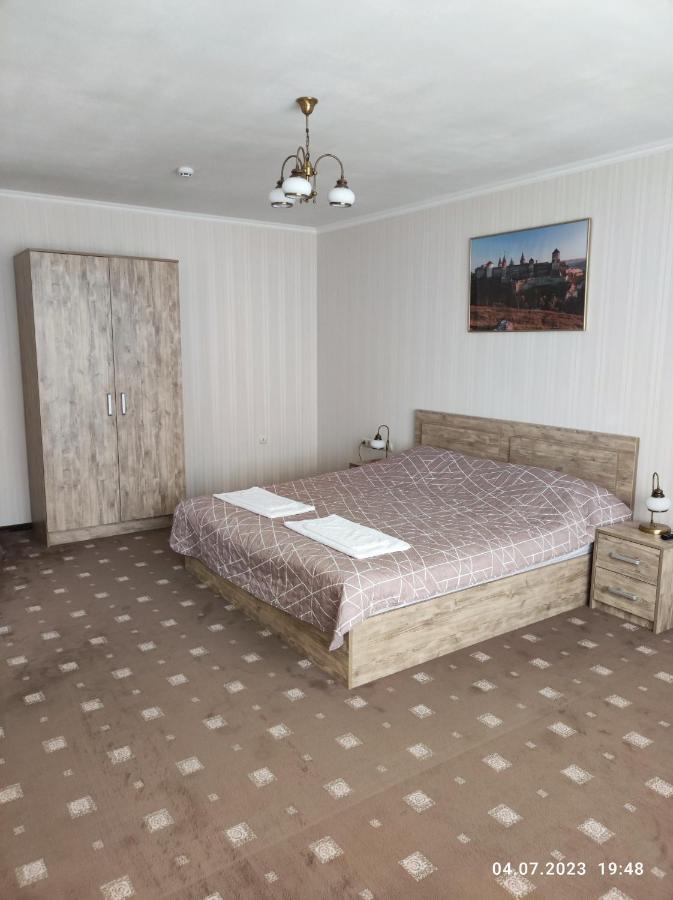 Apart-Hotel 24/7 Каменец-Подольский Экстерьер фото