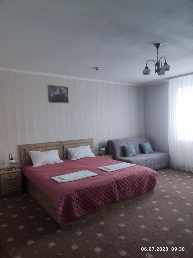 Apart-Hotel 24/7 Каменец-Подольский Экстерьер фото