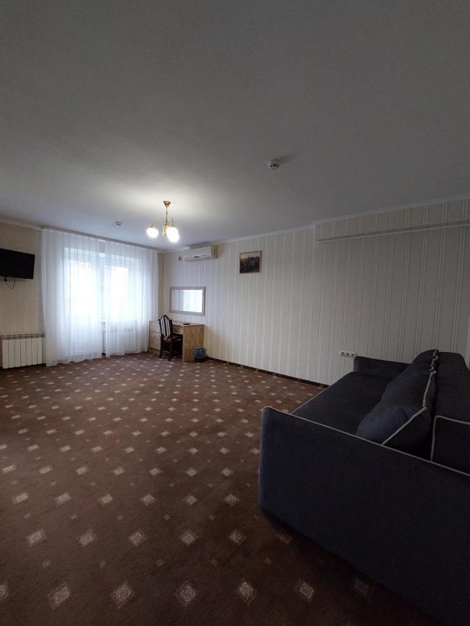 Apart-Hotel 24/7 Каменец-Подольский Экстерьер фото