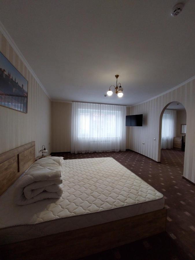 Apart-Hotel 24/7 Каменец-Подольский Экстерьер фото